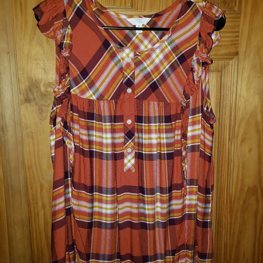 Plaid sleeveless blouse